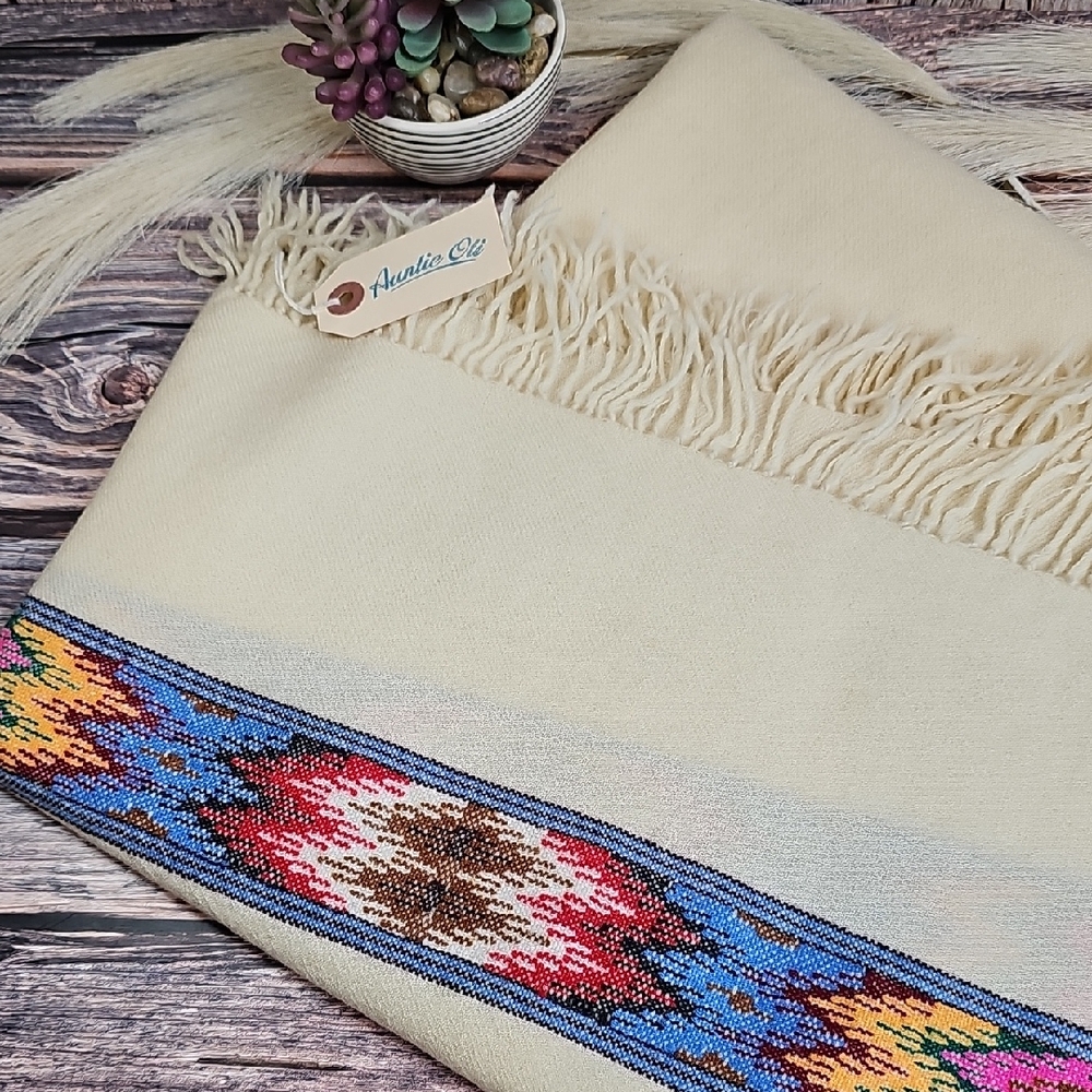 NWT AUNTIE OTI WOOL FRINGE AZTEC THROW OR SHAWL